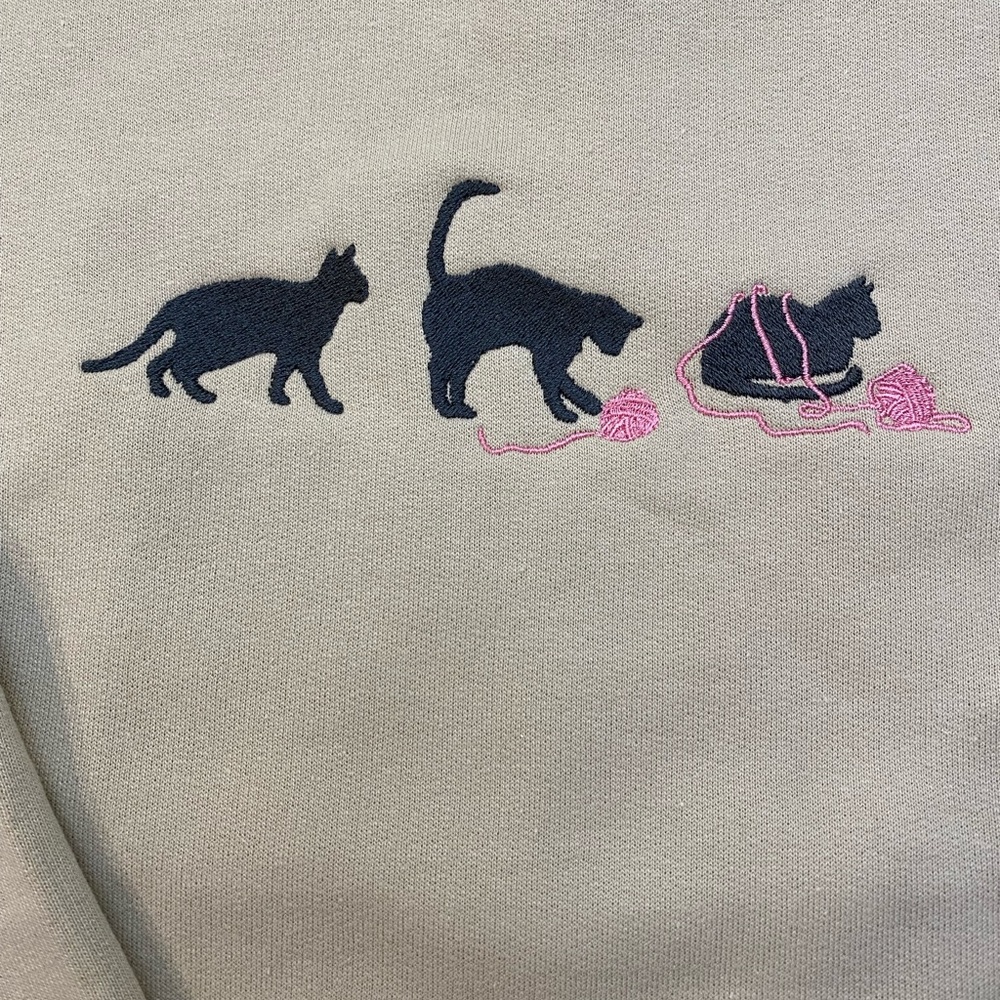 Cat and yarn Embroidered Sweatshirt